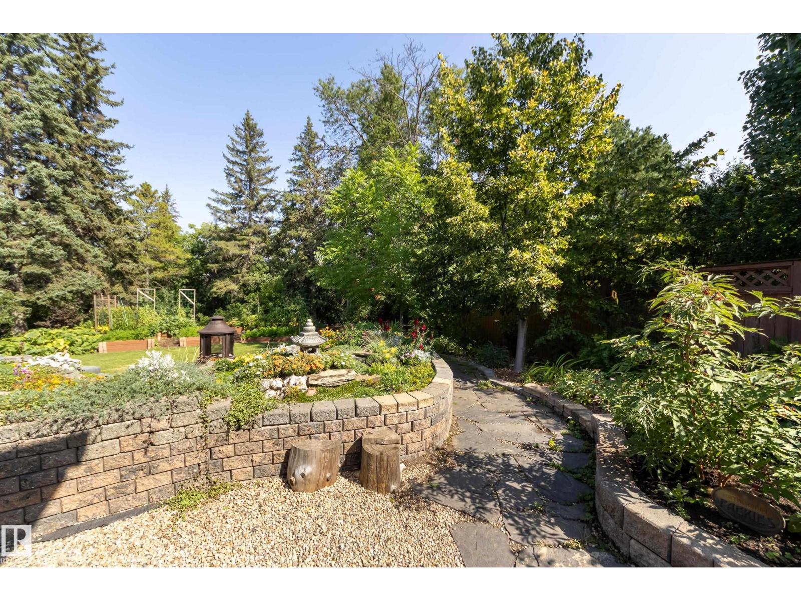 7216 103 AV NW — photo 61