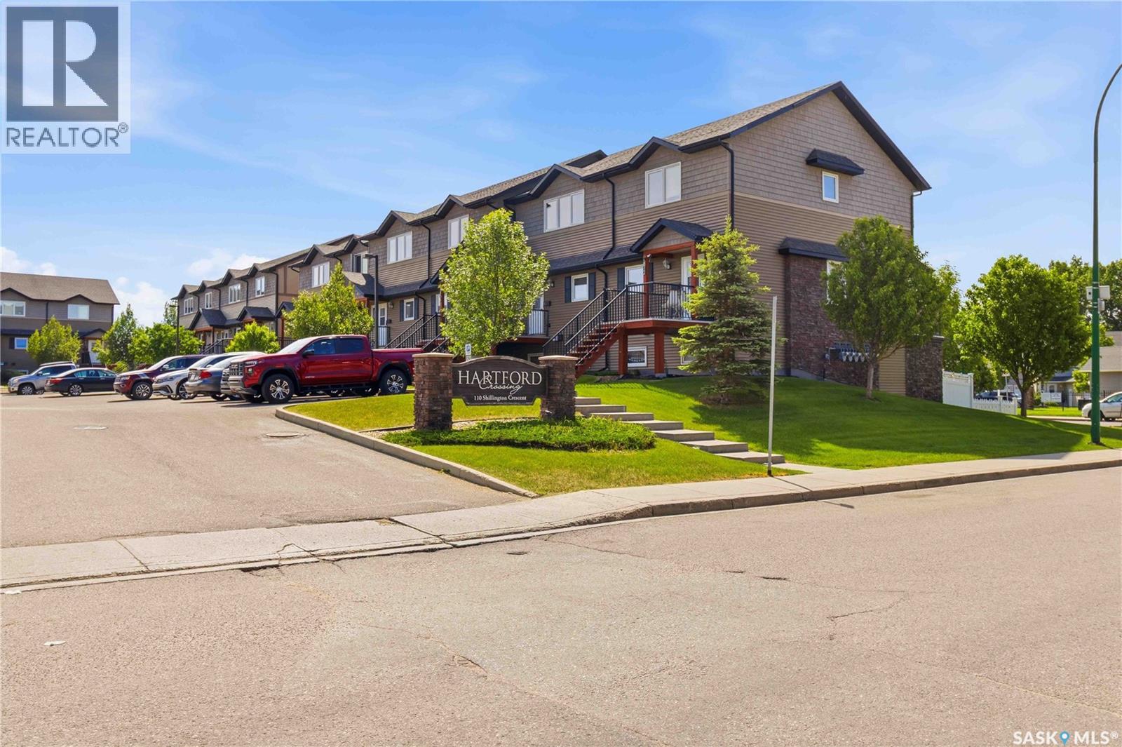 #807 110 Shillington CRESCENT - 2