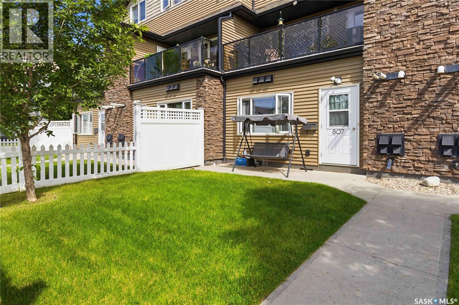 #807 110 Shillington CRESCENT - 6