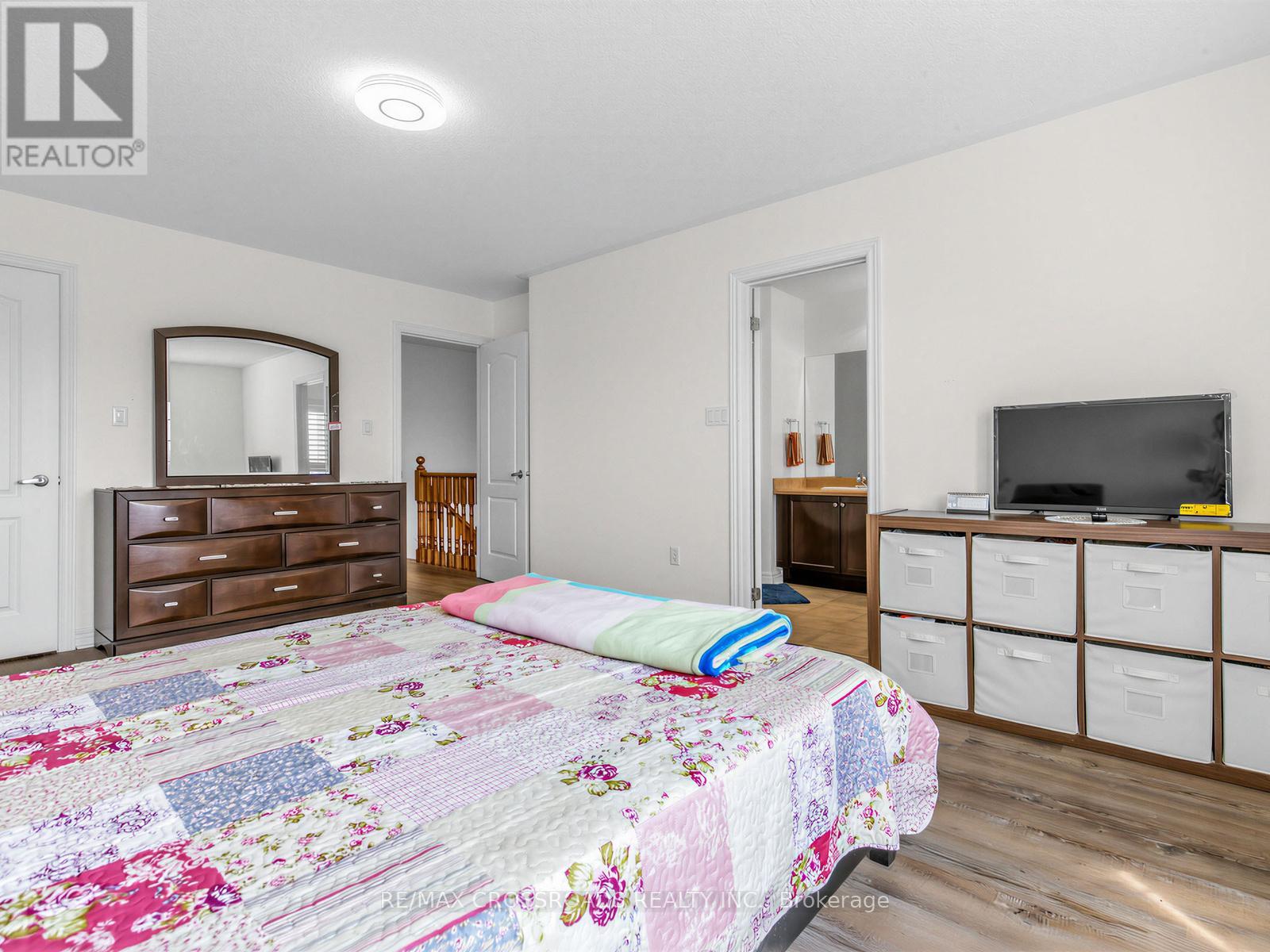23 WORTHVIEW DRIVE S - 19