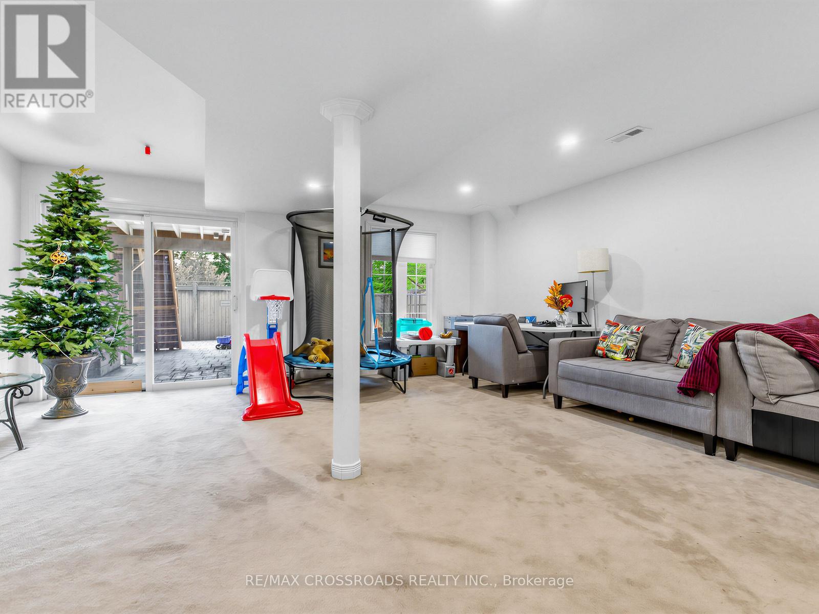 23 WORTHVIEW DRIVE S - 29