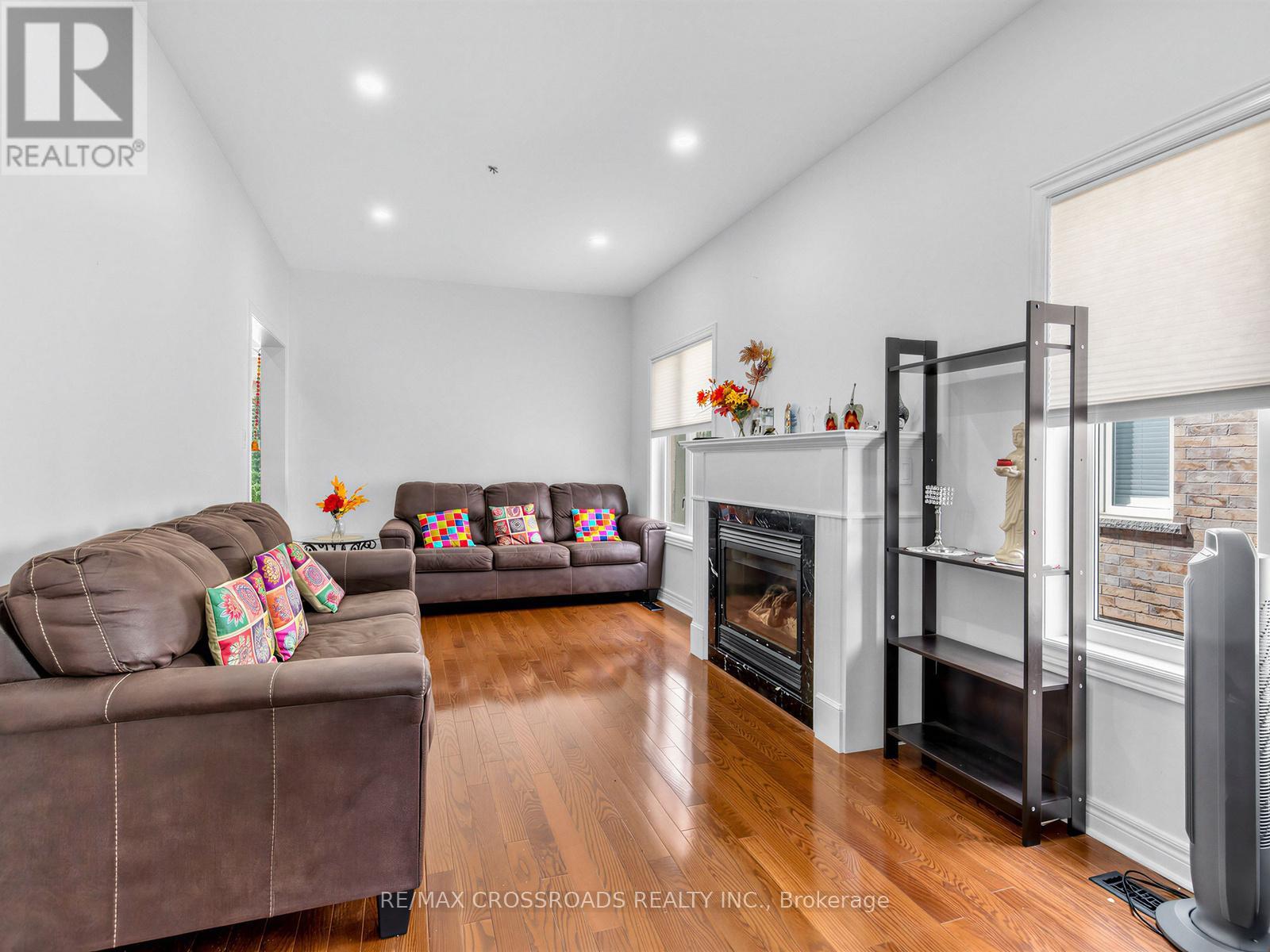 23 WORTHVIEW DRIVE S - 5