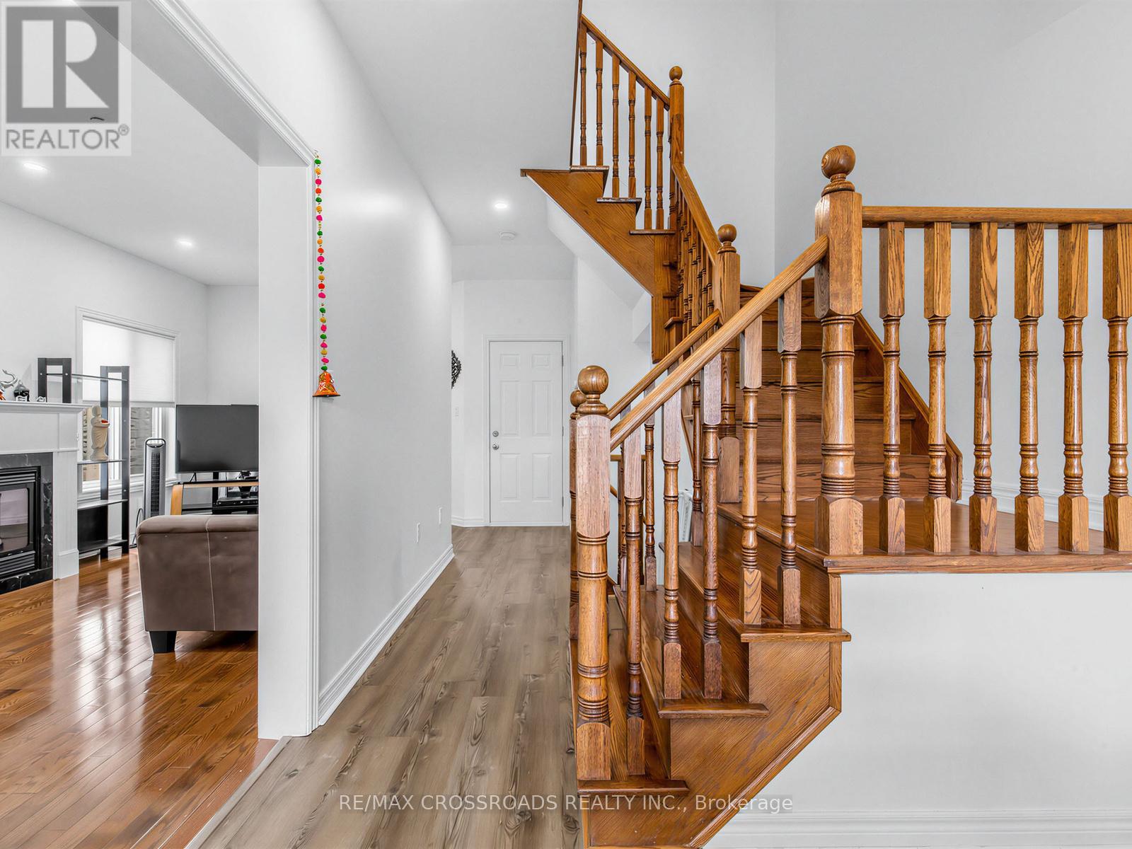23 WORTHVIEW DRIVE S - 8