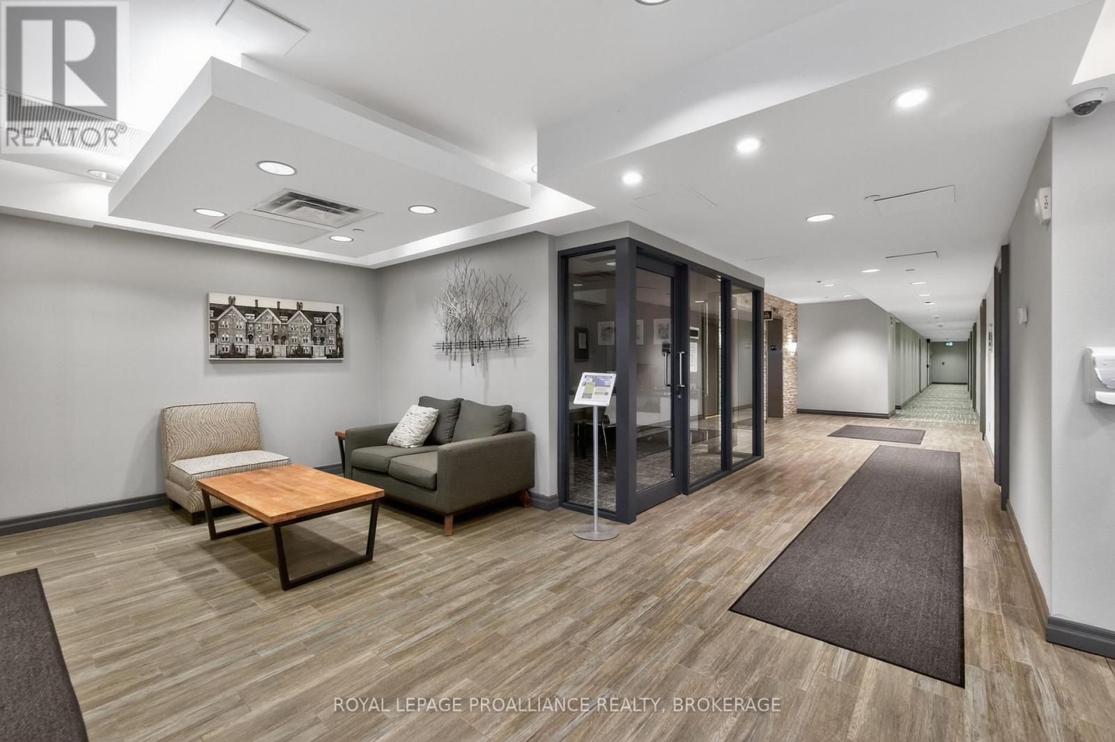 #A2 121 QUEEN STREET - 16
