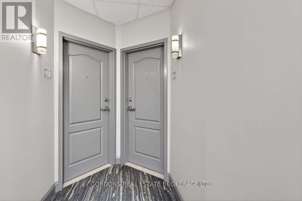 #401 350 WELLINGTON STREET - 12