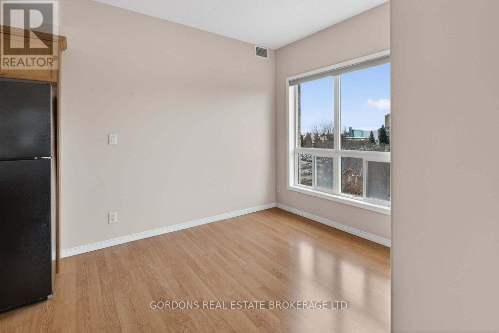 #401 350 WELLINGTON STREET - 27