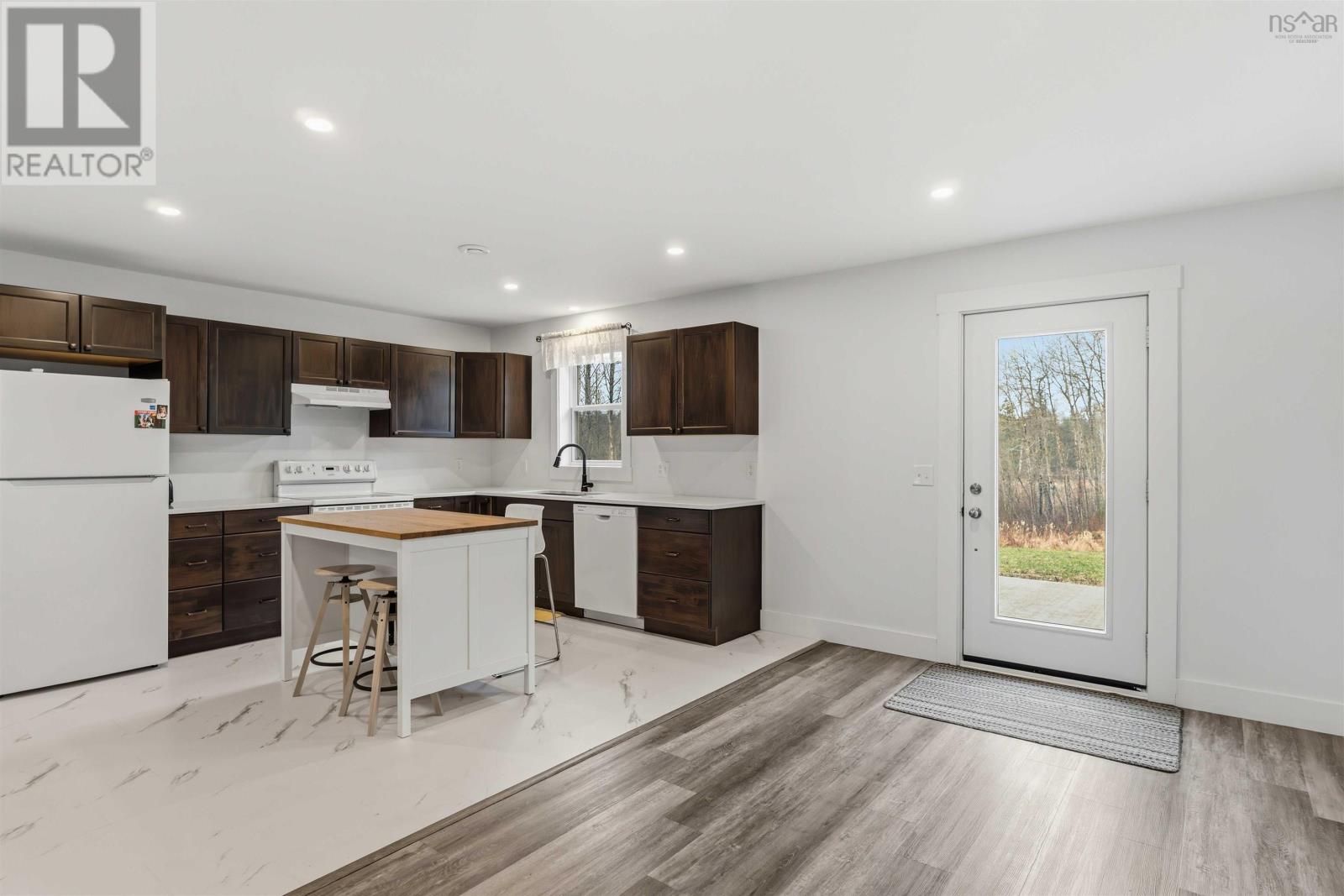 439 Victoria Road - 10