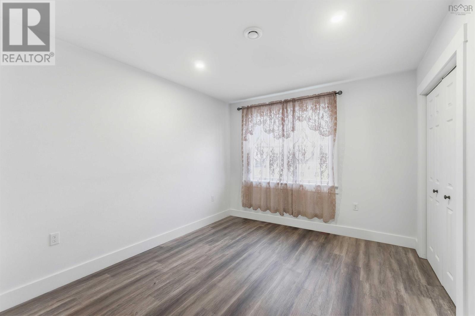 439 Victoria Road - 16
