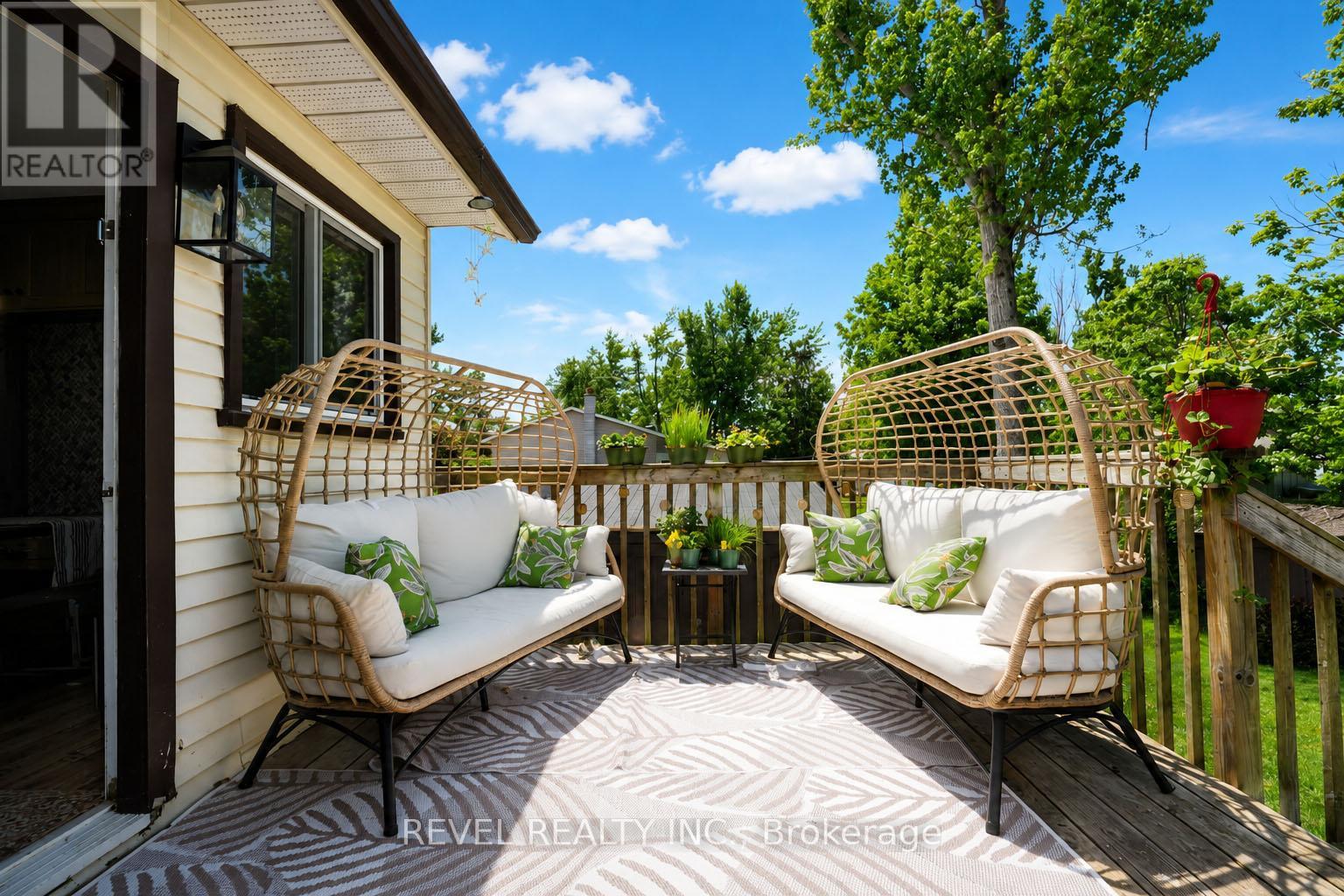 4 ROBBINS DRIVE - 29