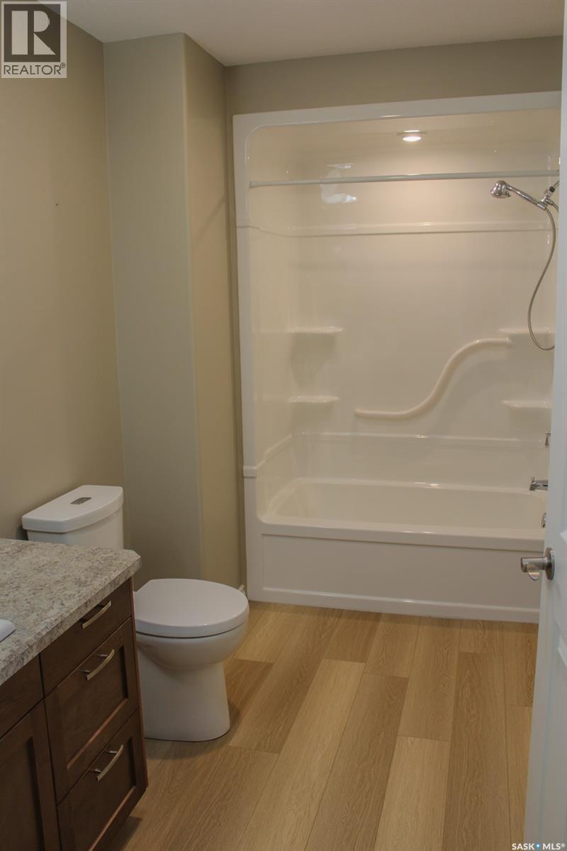 118 Babington AVENUE W — photo 15