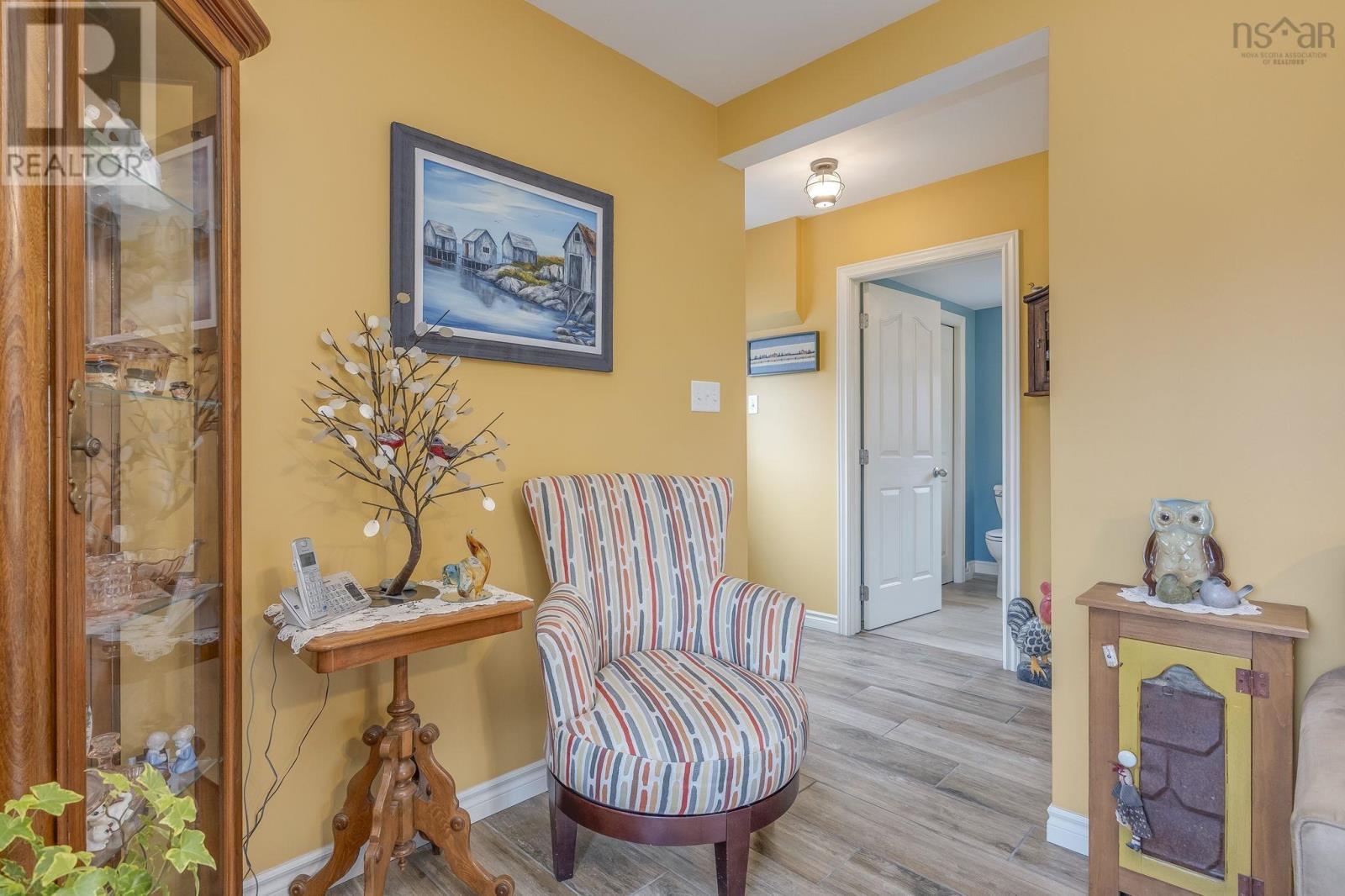 6437 Shore Road West - 17