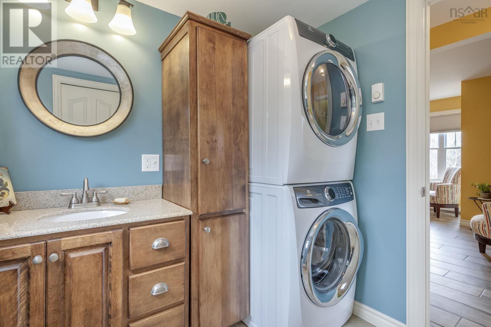 6437 Shore Road West - 20