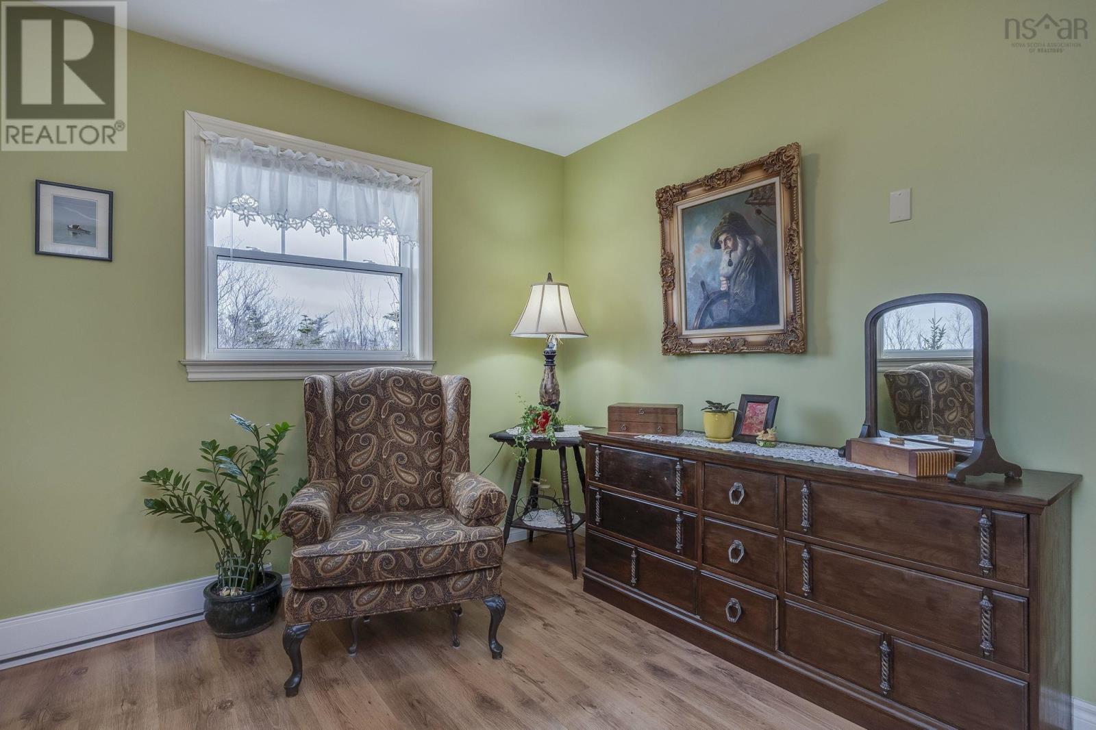 6437 Shore Road West - 26
