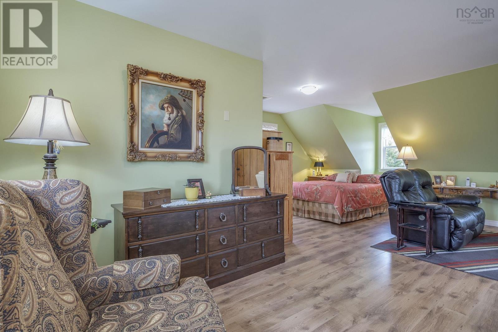 6437 Shore Road West - 27