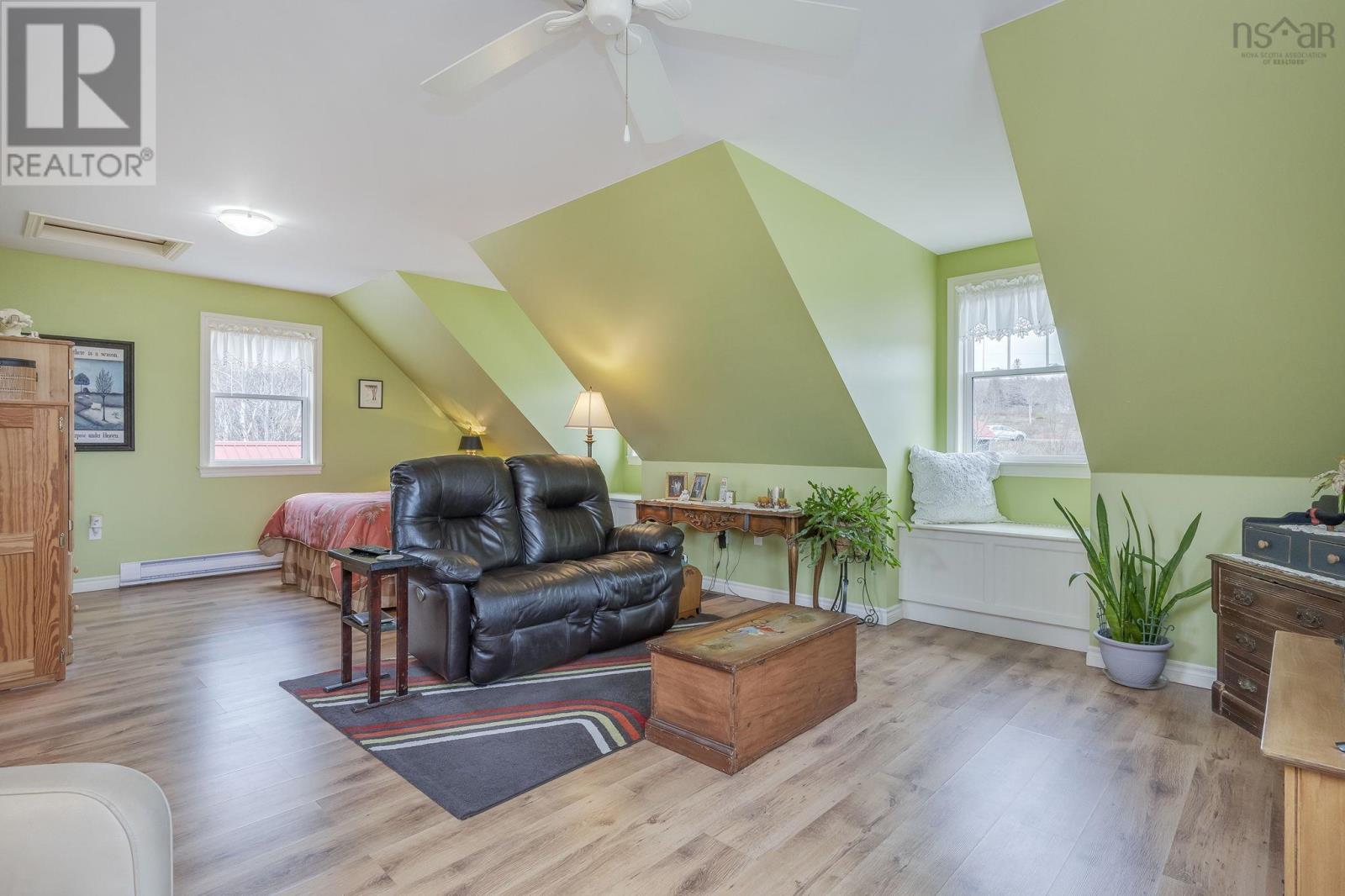 6437 Shore Road West - 29