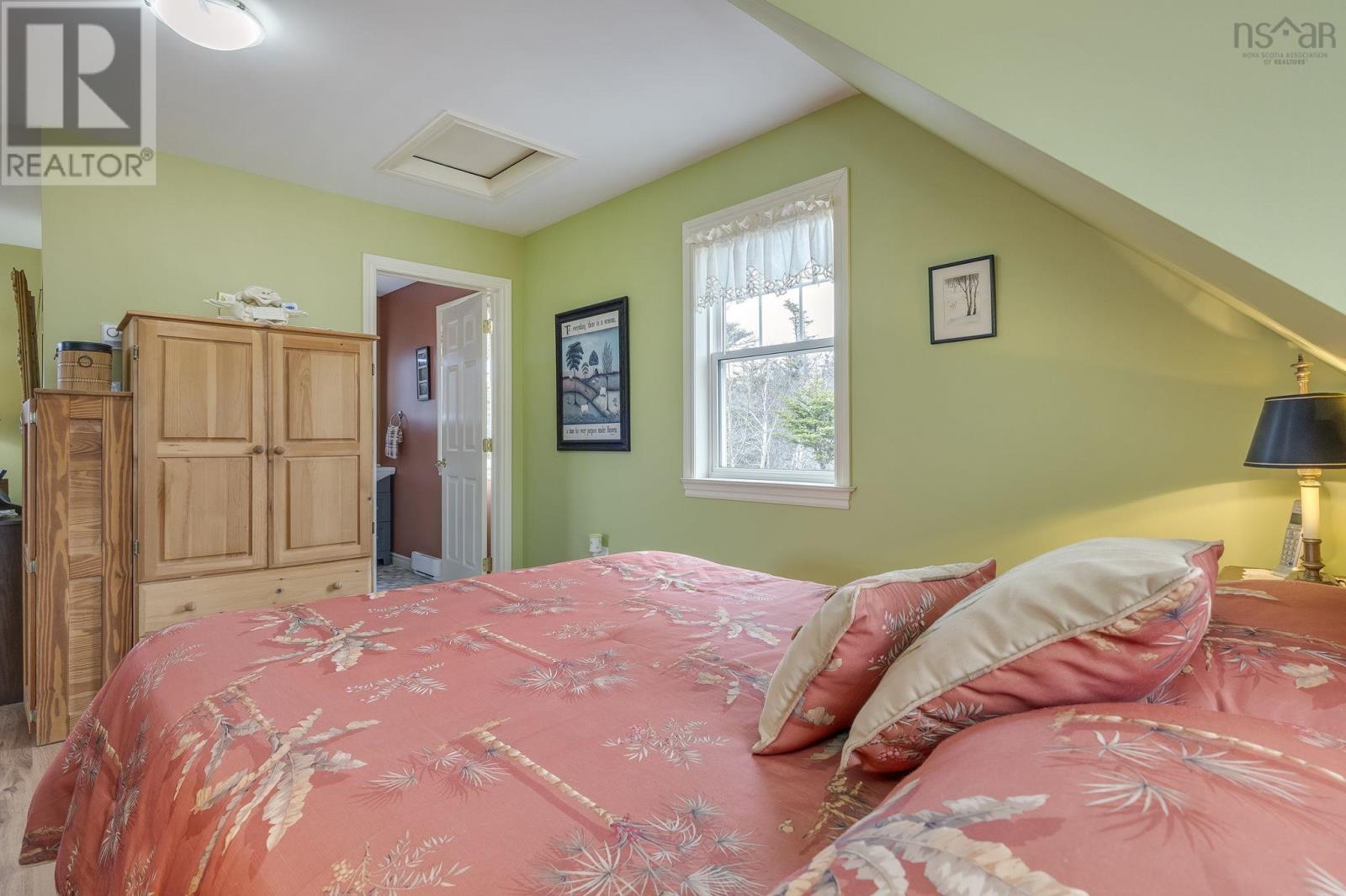 6437 Shore Road West - 30