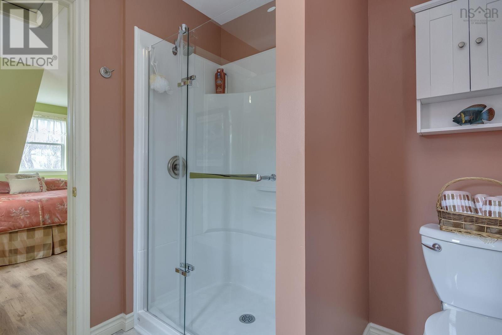 6437 Shore Road West - 34