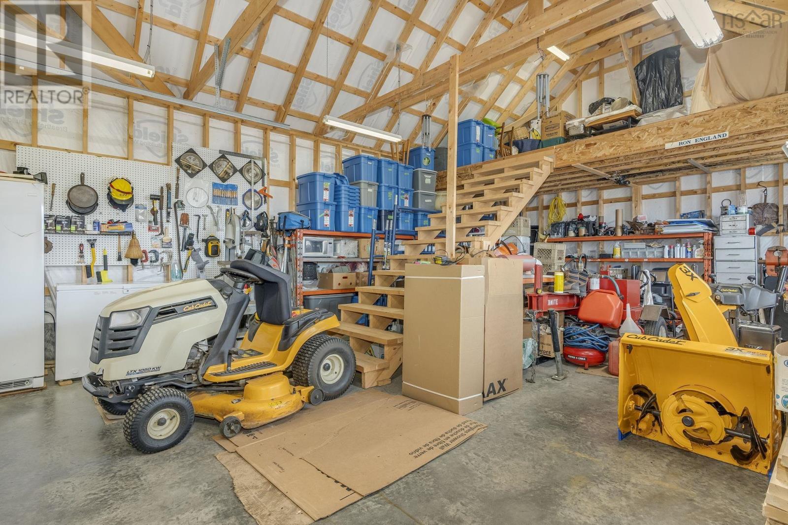 6437 Shore Road West - 38