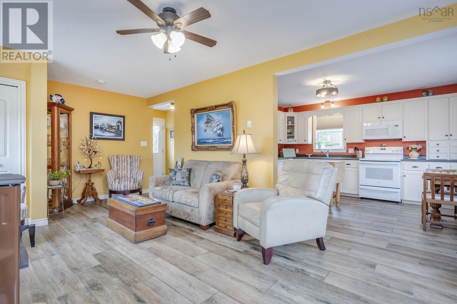 6437 Shore Road West - 7