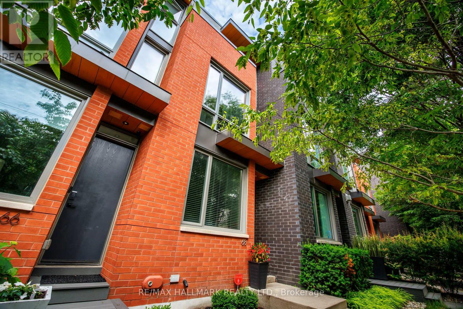 68 BOULTON AVENUE - 36