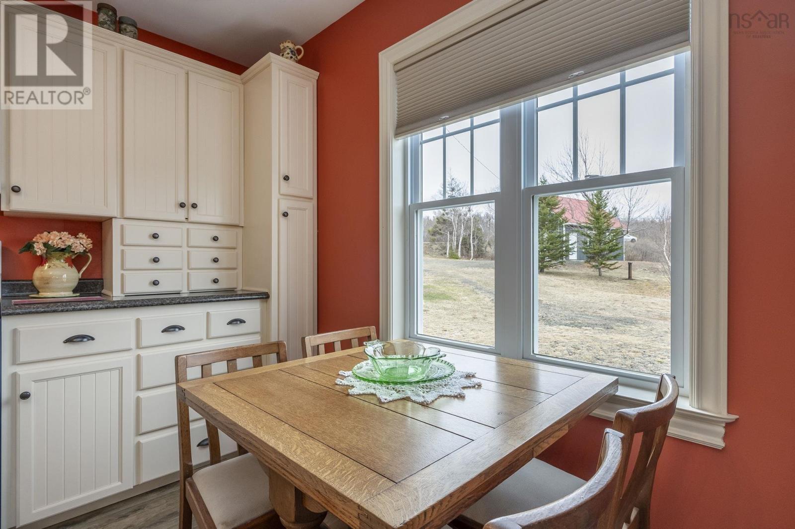 6437 Shore Road West - 12