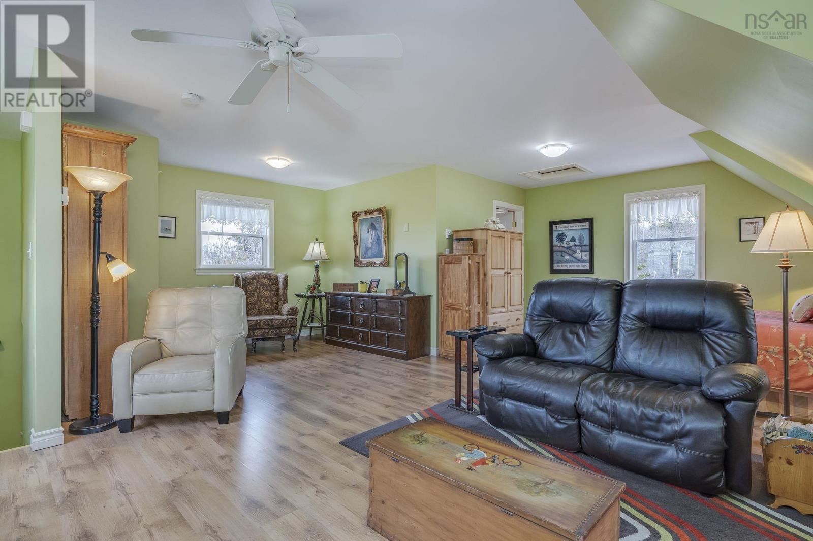 6437 Shore Road West - 25