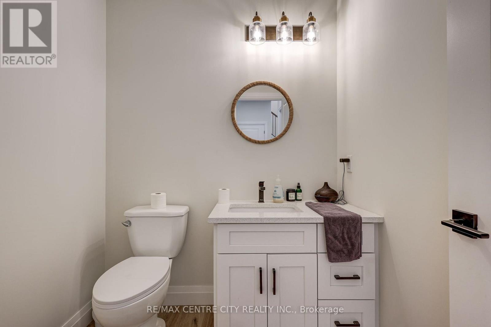9 DELEVAN CRESCENT - 10