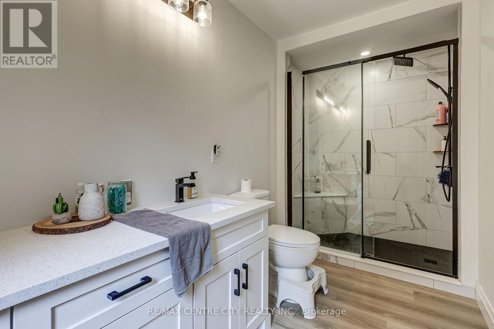 9 DELEVAN CRESCENT - 15