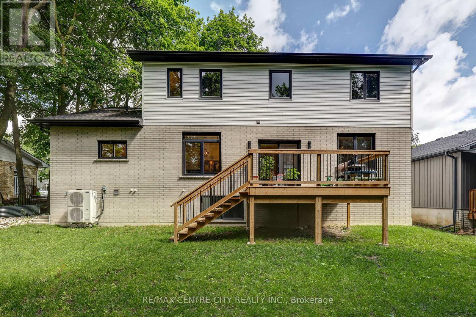 9 DELEVAN CRESCENT - 2