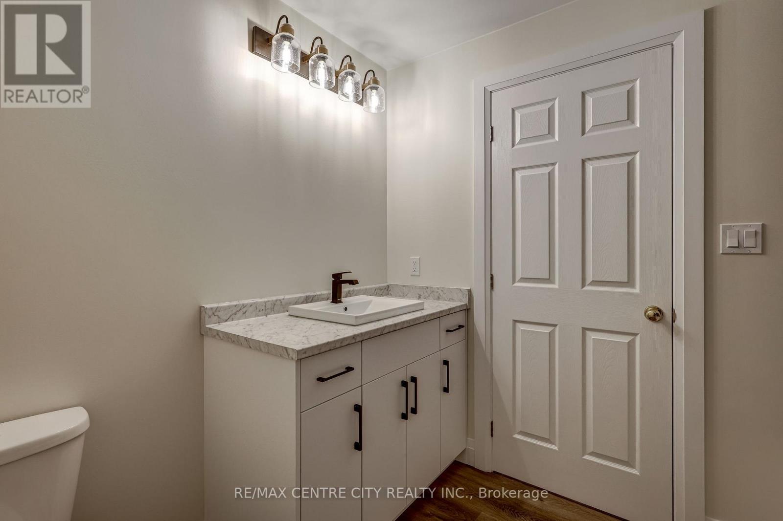 9 DELEVAN CRESCENT - 25