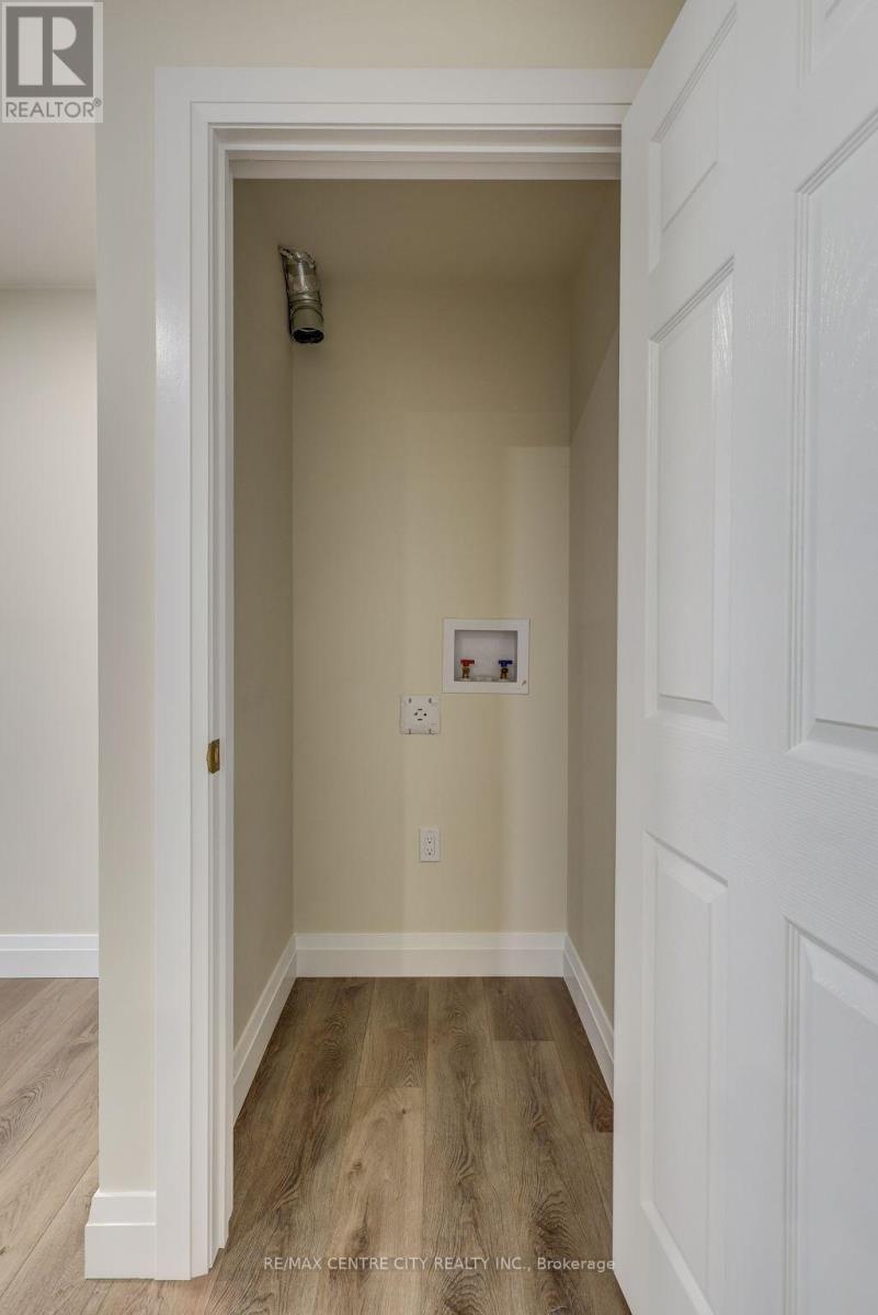 9 DELEVAN CRESCENT - 27