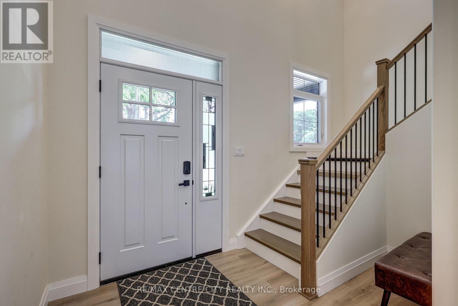 9 DELEVAN CRESCENT - 3