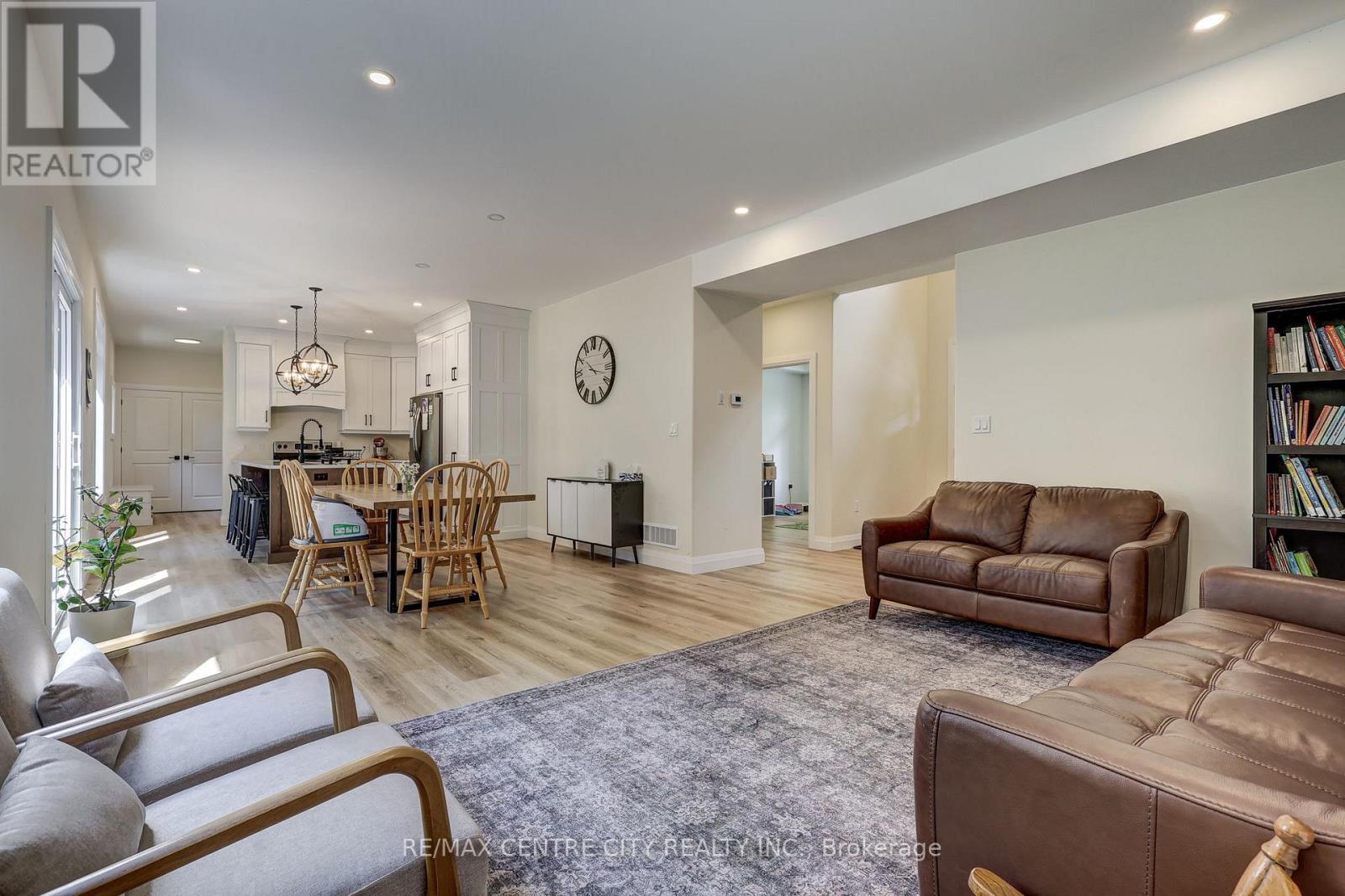 9 DELEVAN CRESCENT - 9
