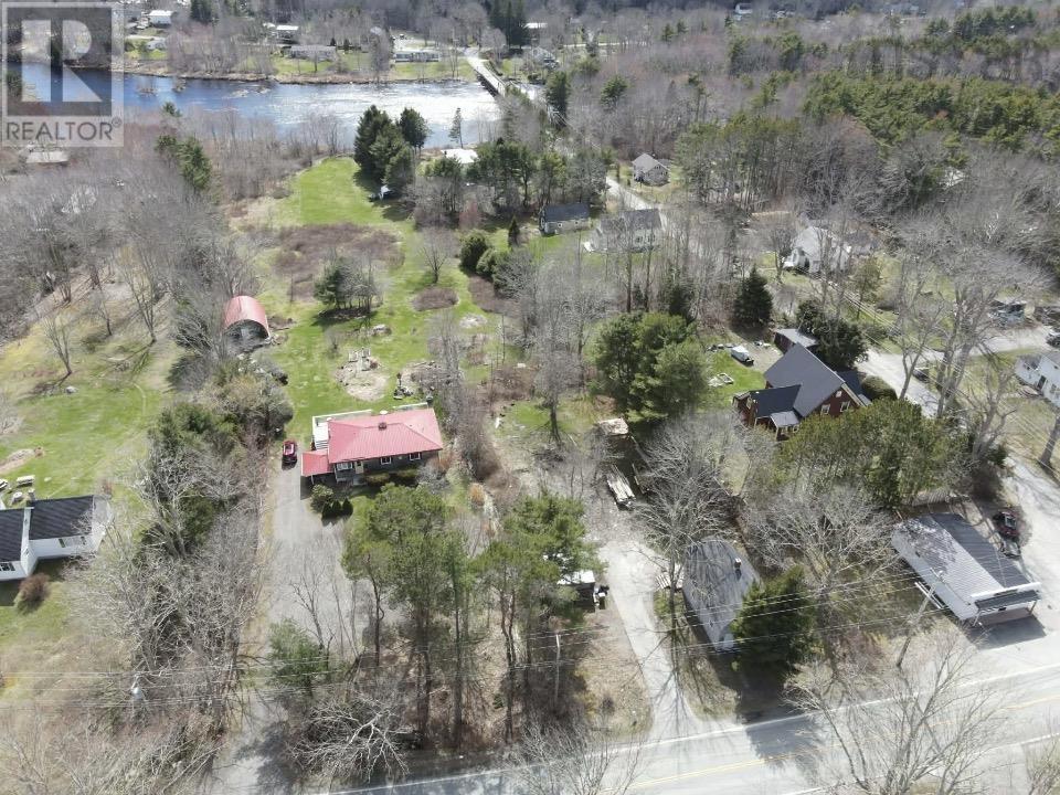 492 Highway 8 - 2