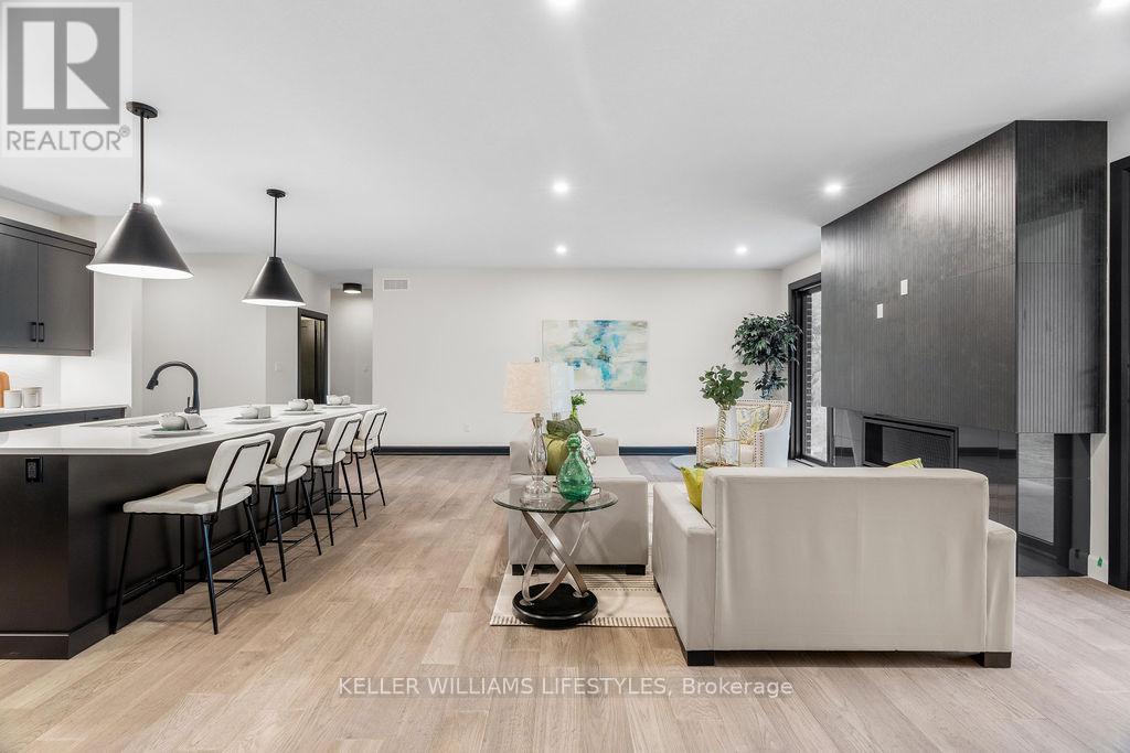 28 MANNING COURT - 20