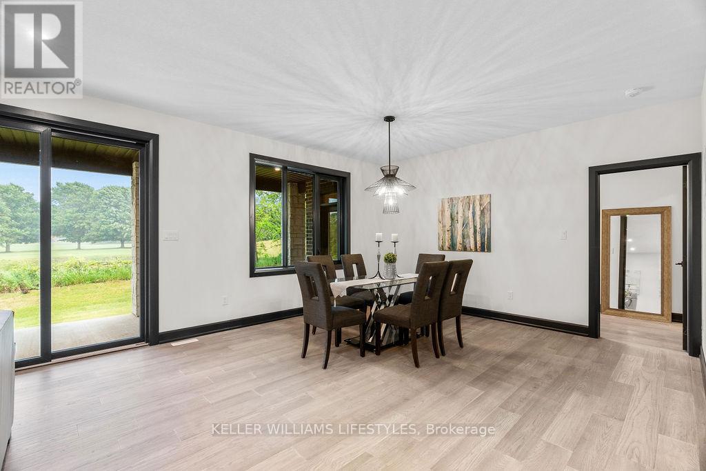 28 MANNING COURT - 22
