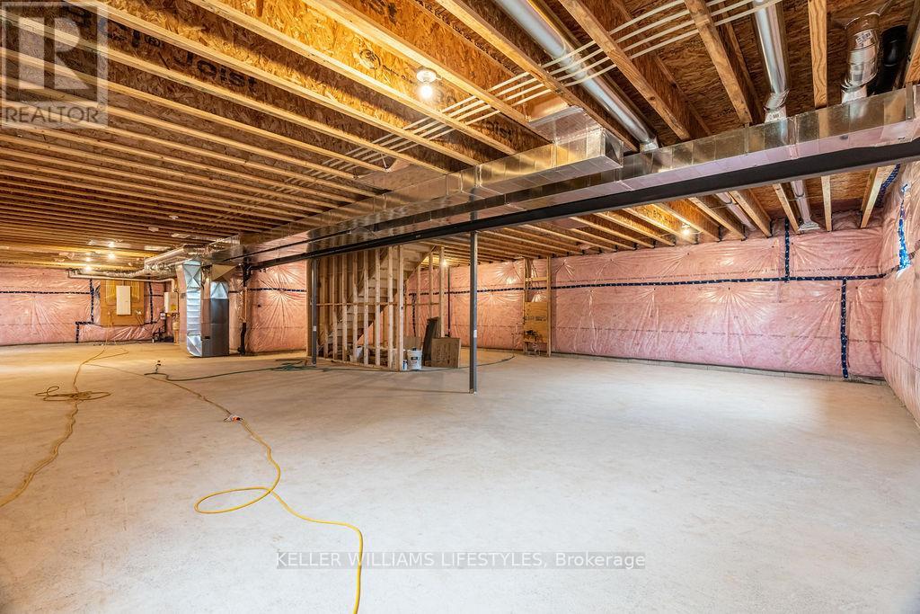 28 MANNING COURT - 34