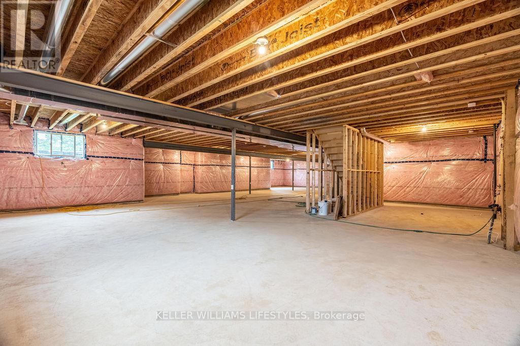 28 MANNING COURT - 35