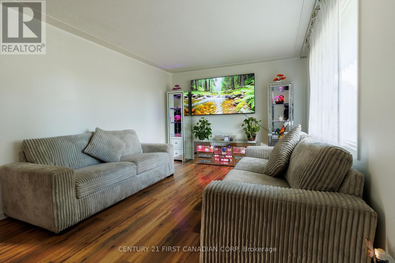 117 GOLDWICK CRESCENT - 3
