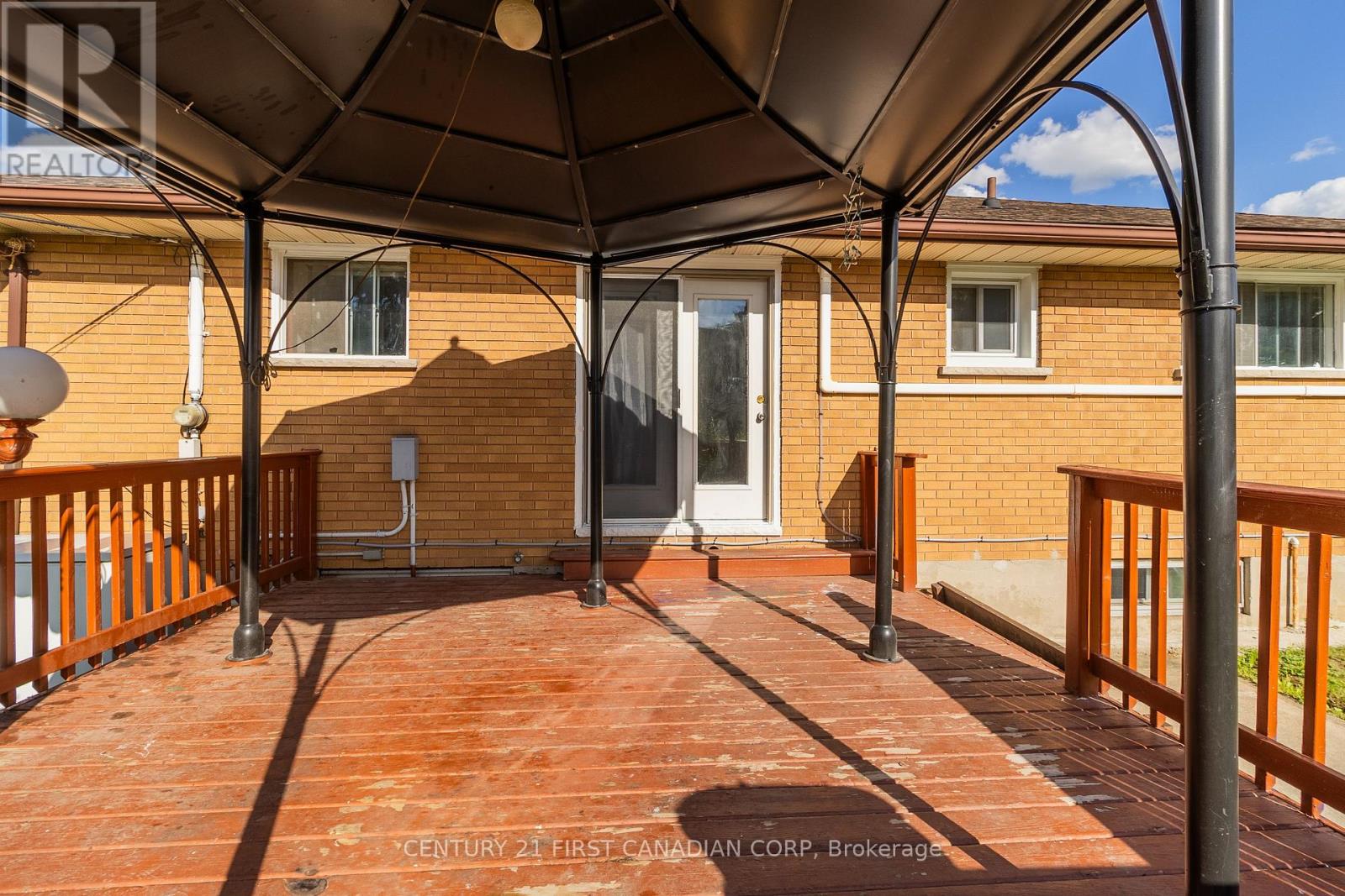 117 GOLDWICK CRESCENT - 33