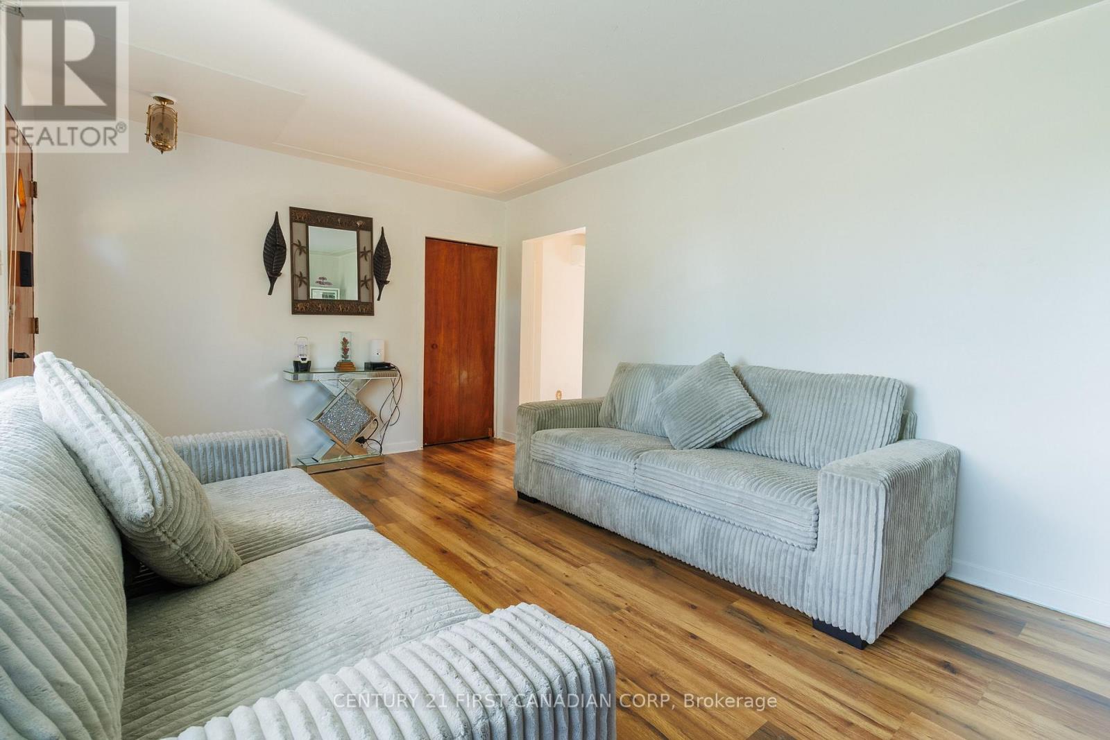 117 GOLDWICK CRESCENT - 4