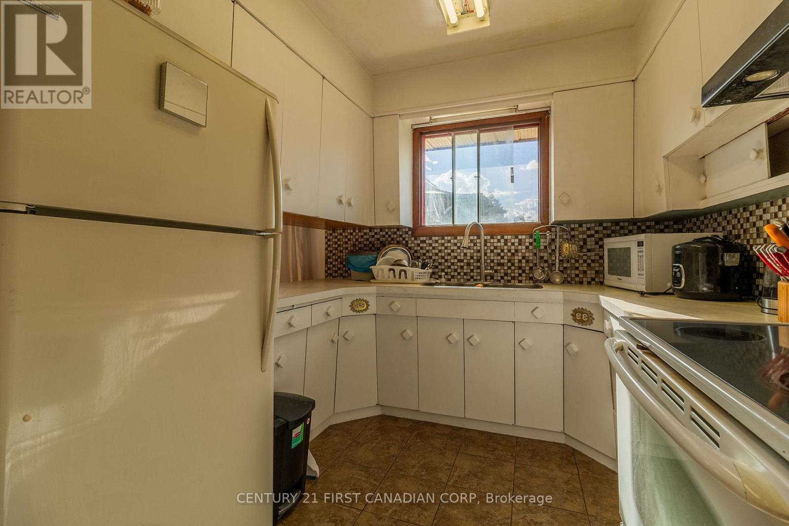 117 GOLDWICK CRESCENT - 7