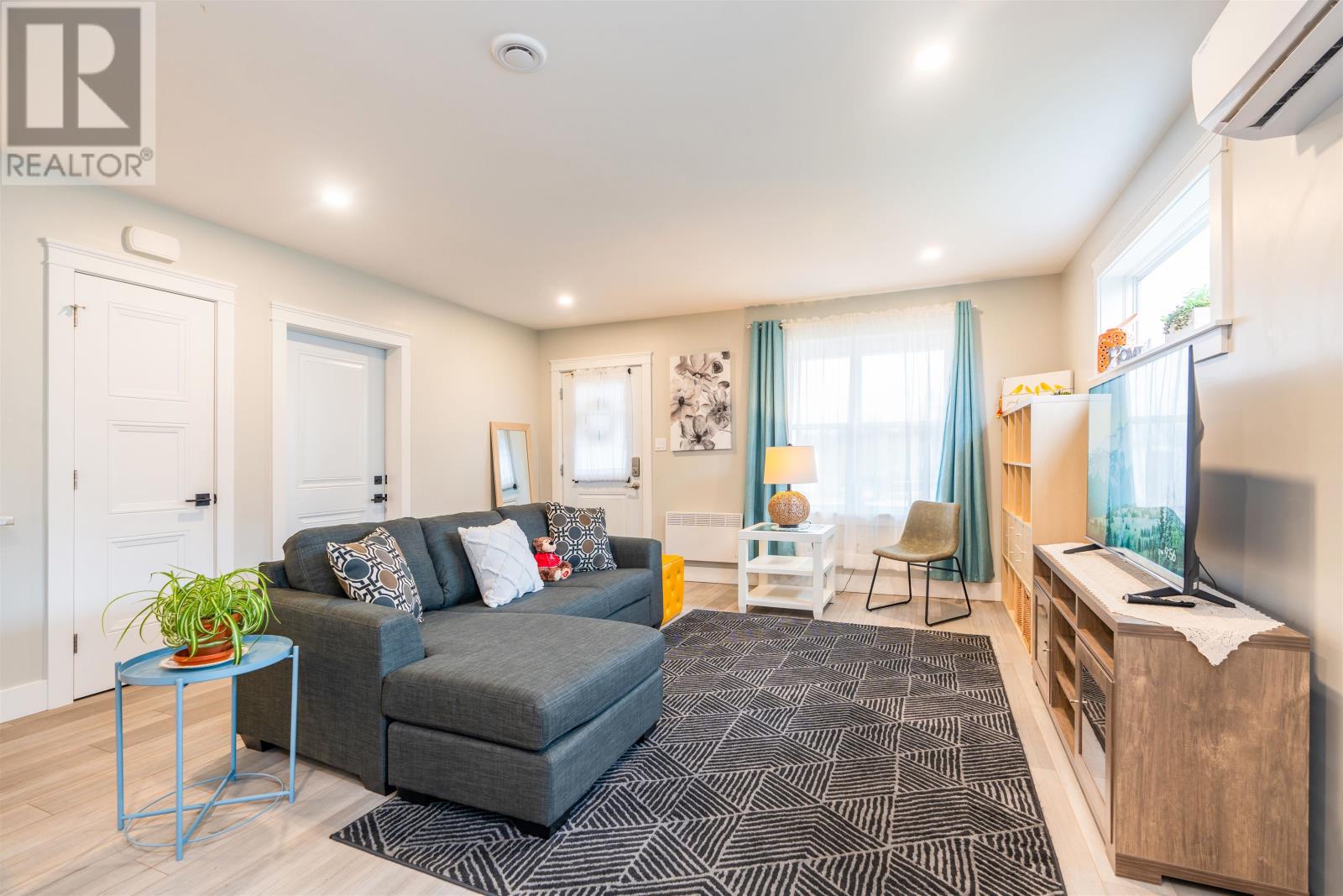 35 AIDAN Street - 5