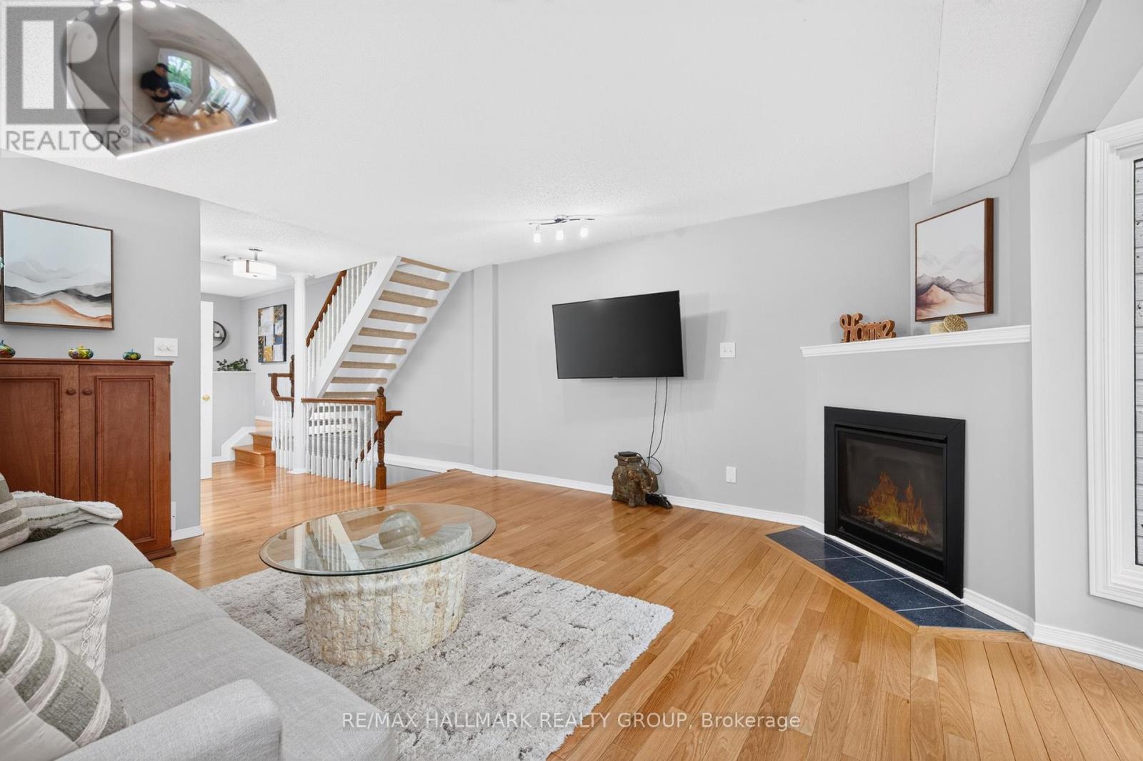 4 Bed, 4 Bath House for Sale in Ottawa – 2 – 2949 RICHMOND ROAD, Ottawa – MLS# X13466092 - Image 11