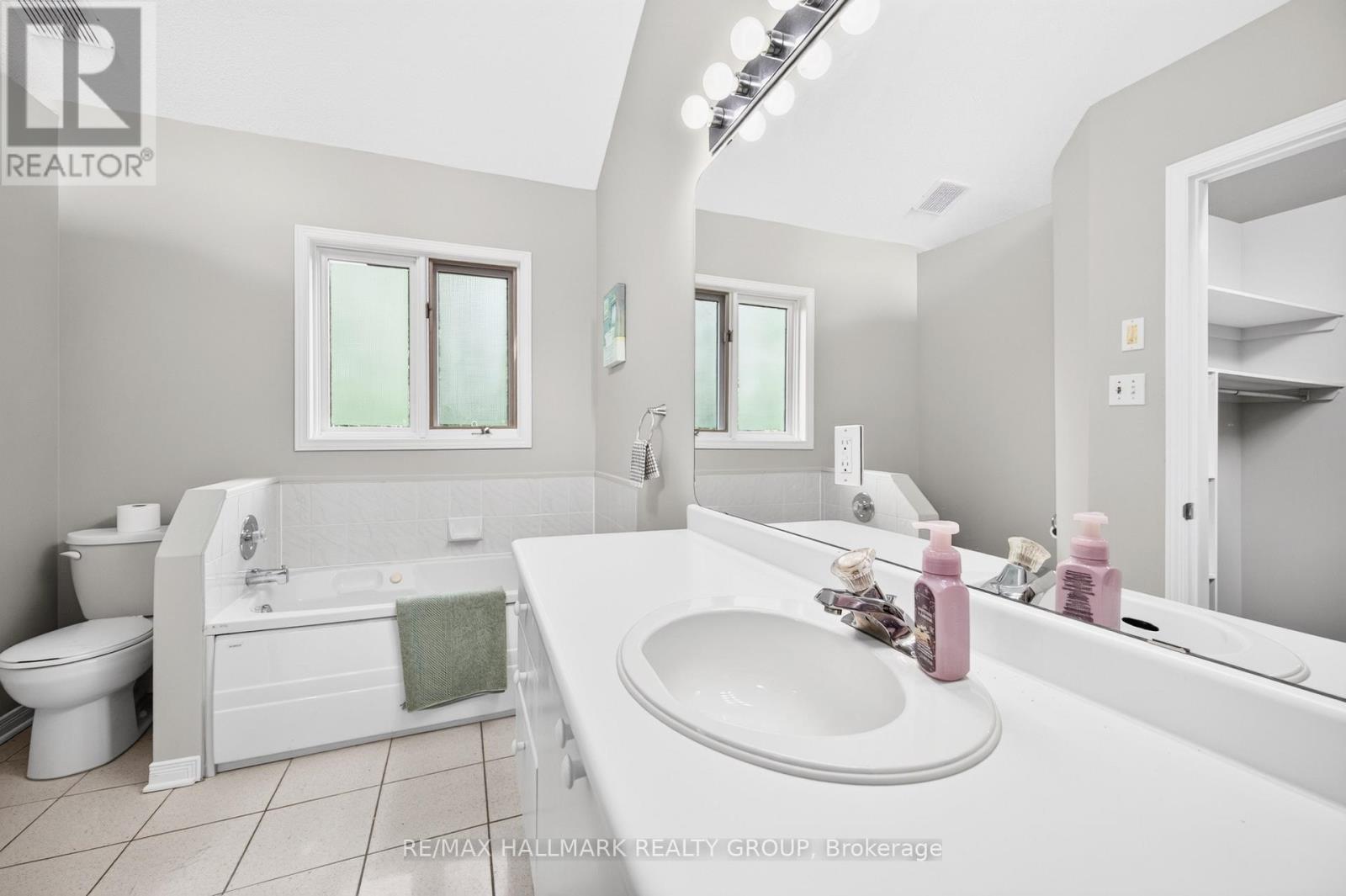 4 Bed, 4 Bath House for Sale in Ottawa – 2 – 2949 RICHMOND ROAD, Ottawa – MLS# X13466092 - Image 36