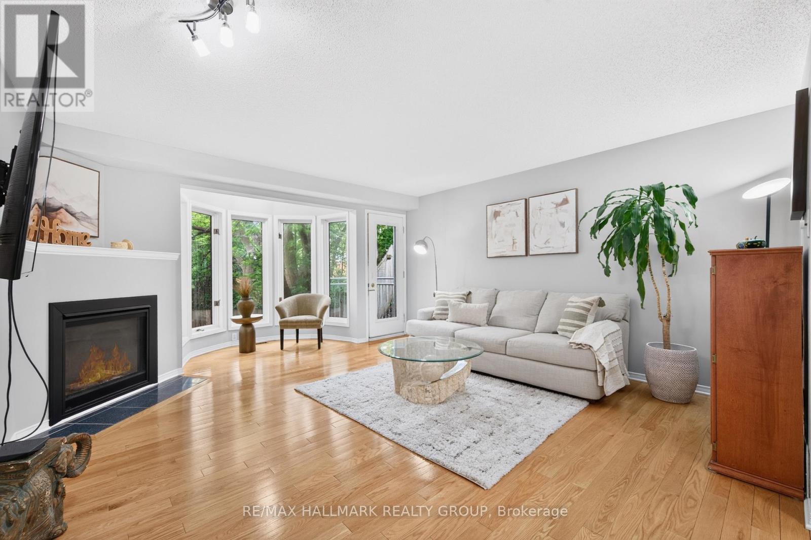4 Bed, 4 Bath House for Sale in Ottawa – 2 – 2949 RICHMOND ROAD, Ottawa – MLS# X13466092 - Image 7