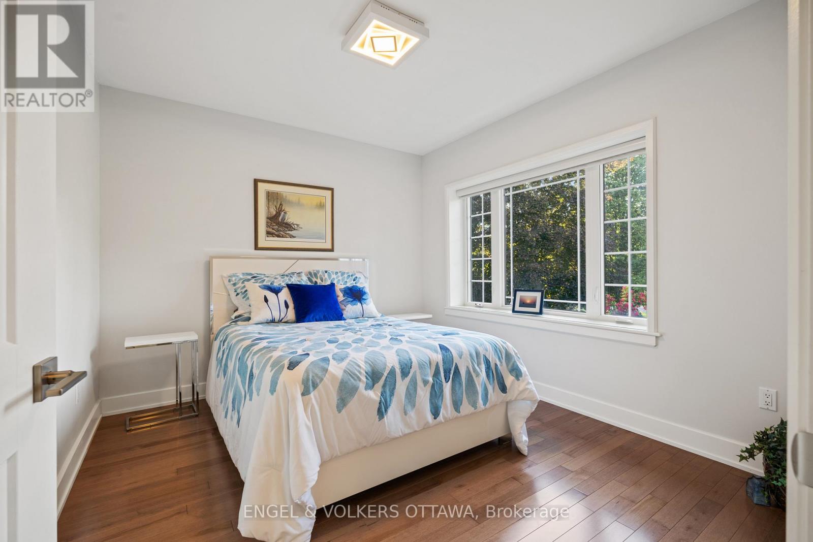 1562 LAKESHORE DRIVE - 21