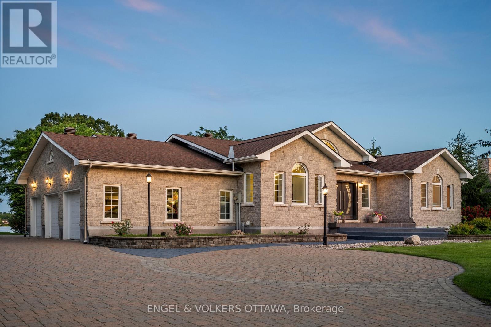 1562 LAKESHORE DRIVE - 3