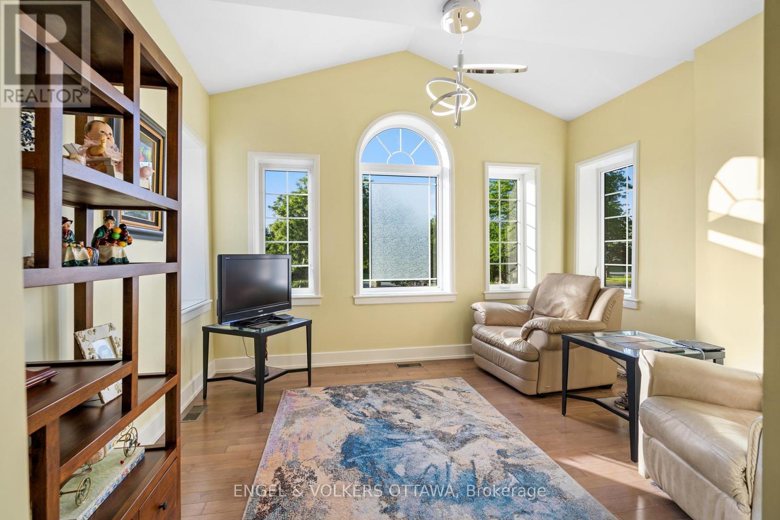 1562 LAKESHORE DRIVE - 31