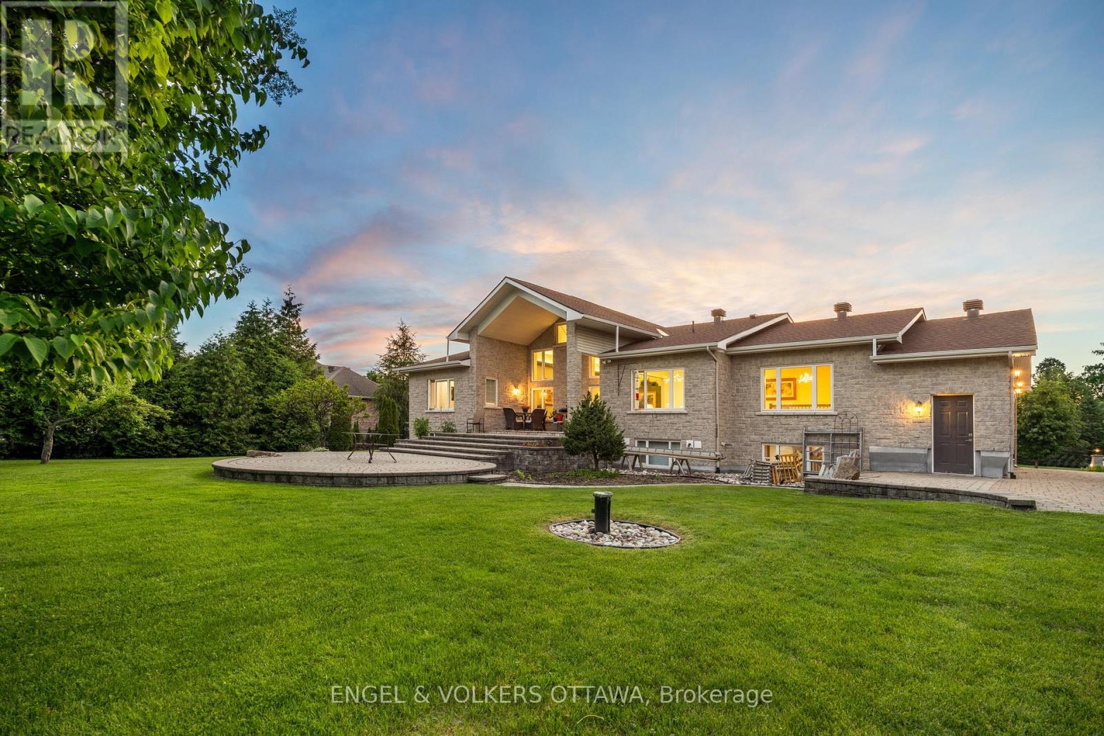 1562 LAKESHORE DRIVE - 39